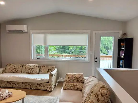 3rd image of 462 Rosedale Ave #1A