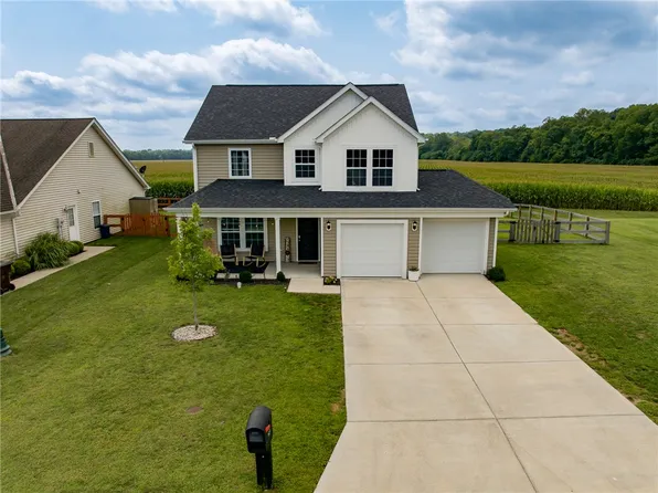 127 Pebble Stone Ln, Clarksville, OH 45113