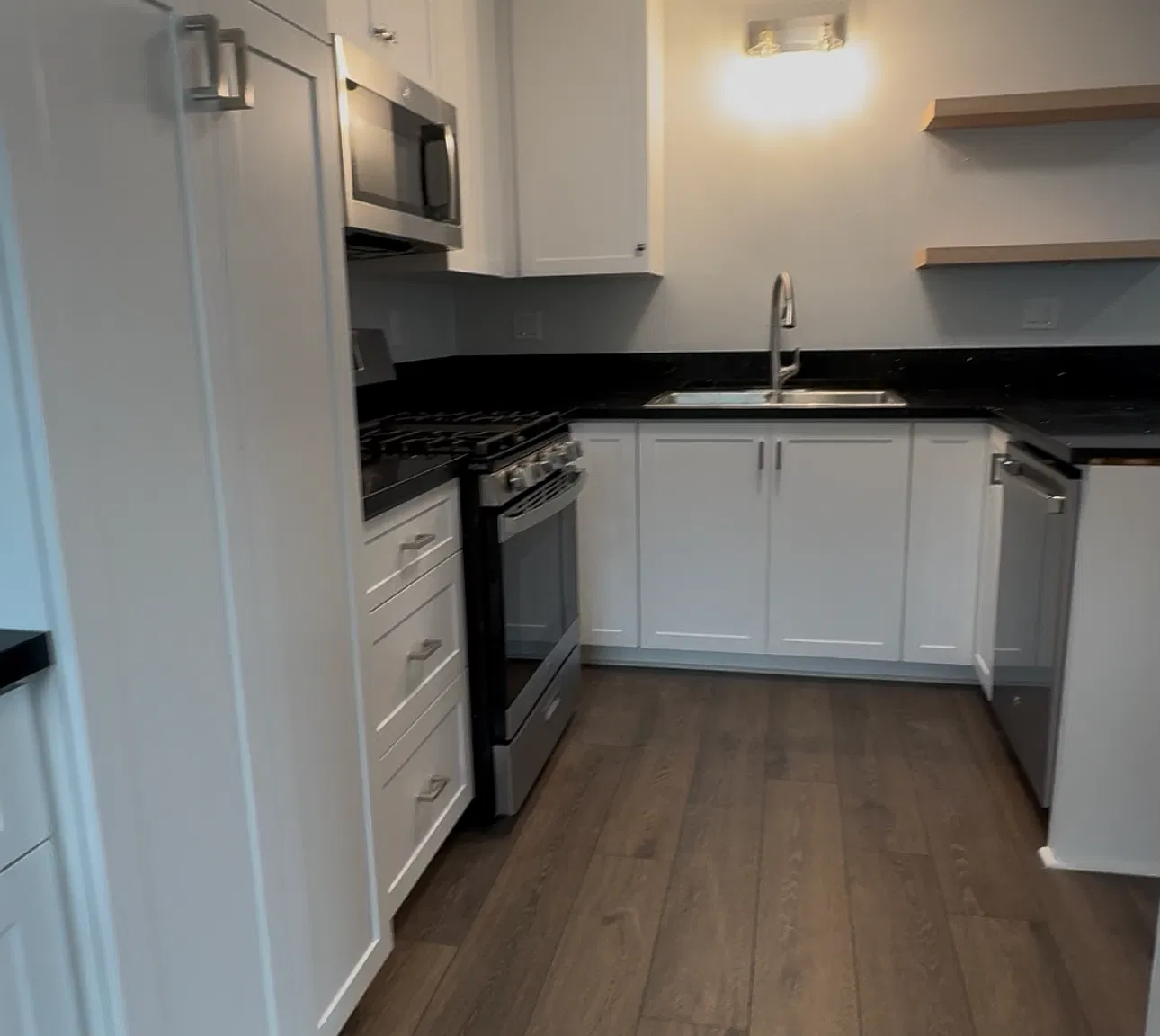 2 bed, 875 sqft, $2,895 — Photo 2