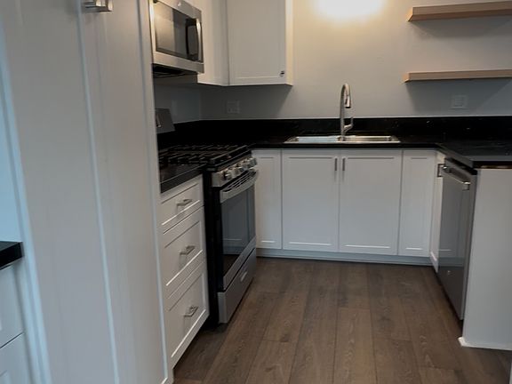 2nd image of 1317 Huntington St #3