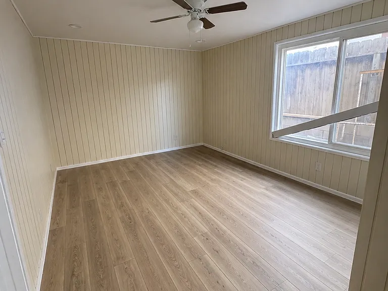 2434 Seawind Dr — Photo 5