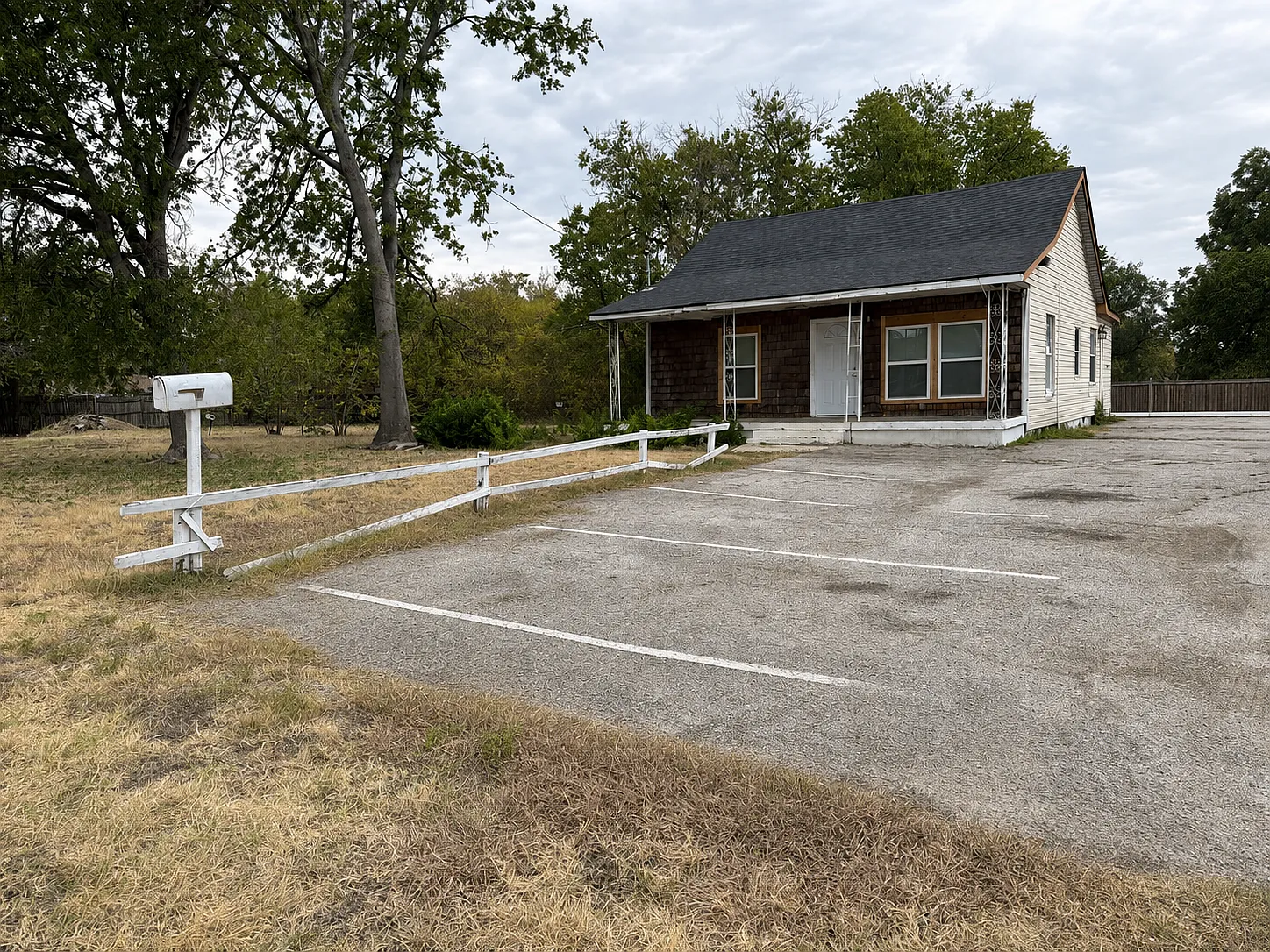 2 bed, 1072 sqft, $1,500 — Photo 1