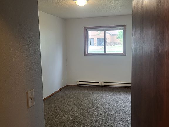 4th image of 2610 Country Club Pkwy #1