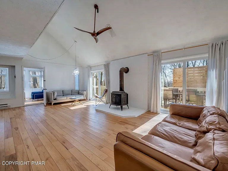 187 Bellingham Dr — Photo 6