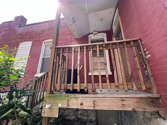 2nd image of 4803 Hammett Pl