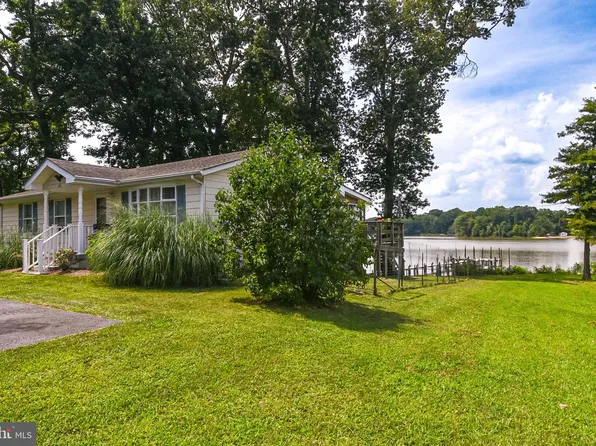 331 Buena Vista Dr, Colonial Beach, VA 22443