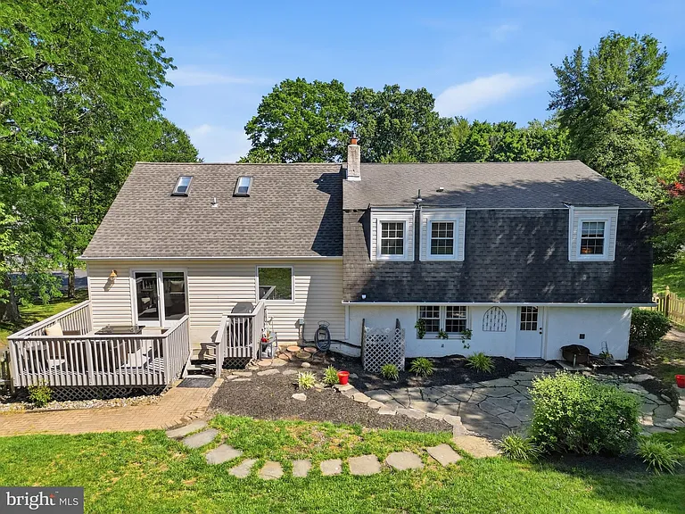 1168 Temple Dr — Photo 59