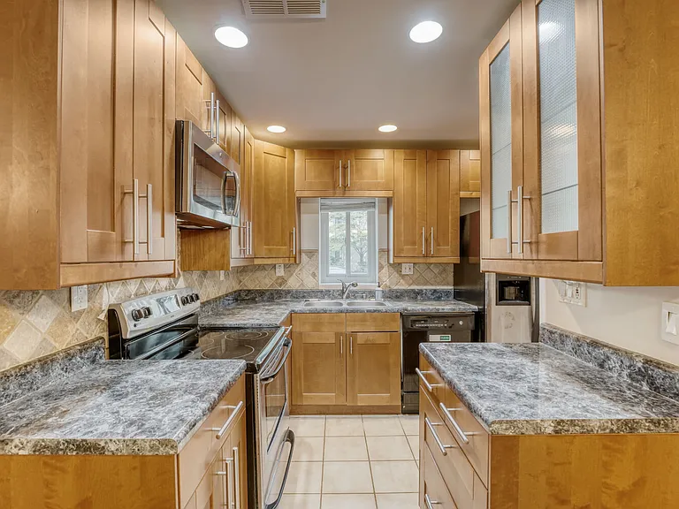 1331 S Ponce De Leon Ave NE — Photo 8