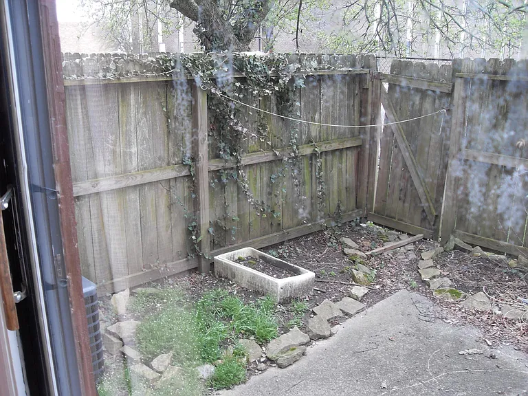 4855 Moreland Dr W — Photo 8