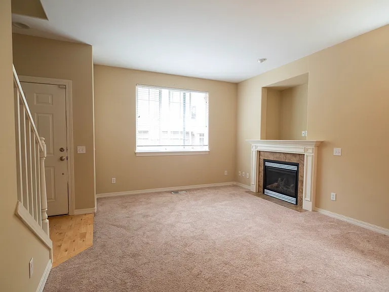 24066 40th Ln SE — Photo 3