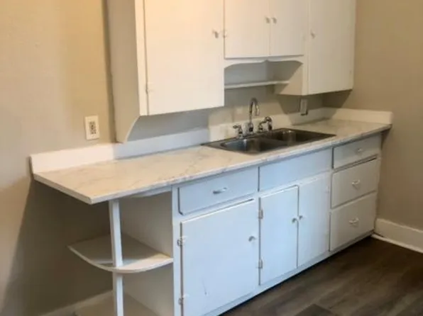 208 Spring St APT 7, Excelsior Springs, MO 64024