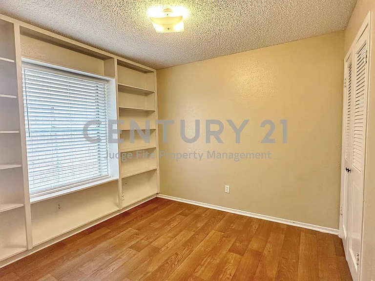 205 Glenwood Dr — Photo 12