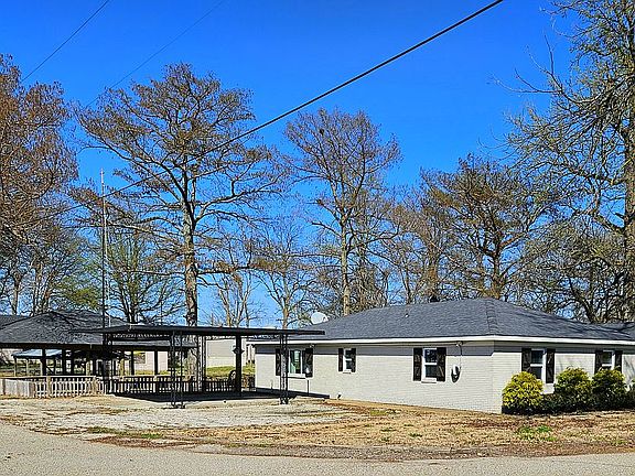 3rd image of 24 Bass Rd