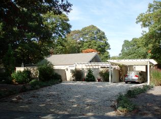 10 Fiddler Crab Ln, Mashpee, MA 02649