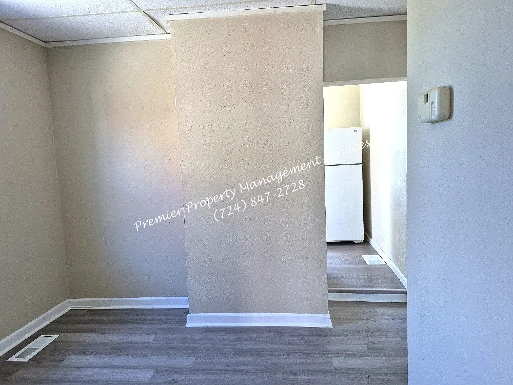 2008 7th Avenue (Beaver Falls) - Middl. — Photo 2