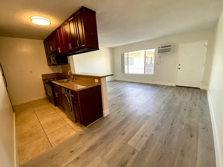 1543 N Bronson Ave #310 — Photo 8