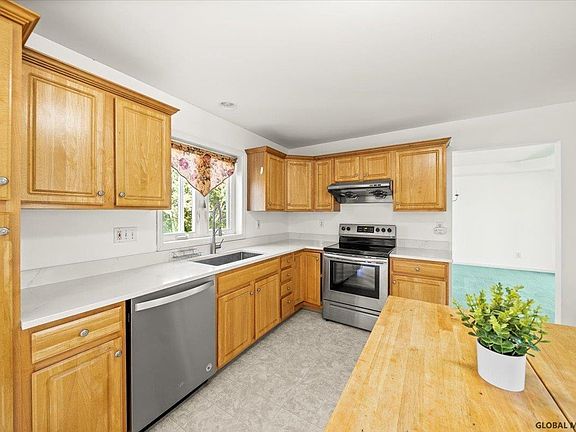 4th image of 33 Mallard Dr