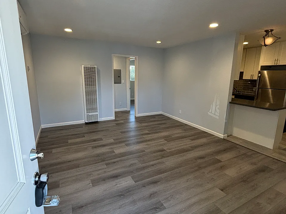 209 Milbrae Ln #6