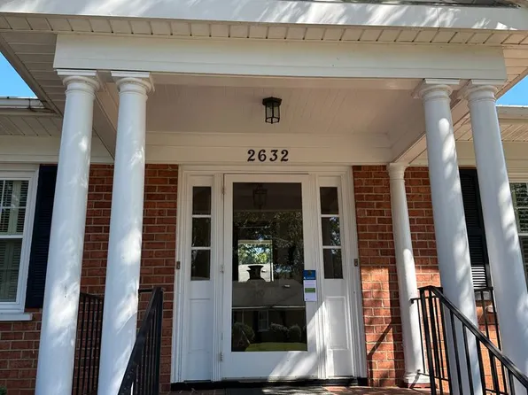 2632 Grosvenor Pl, Winston Salem, NC 27106