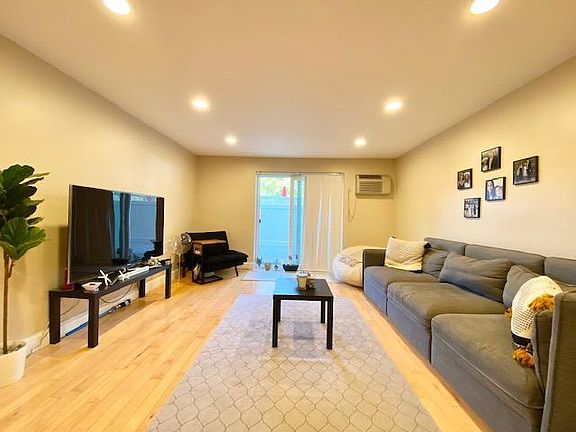 5th image of 50 Green St APT 111