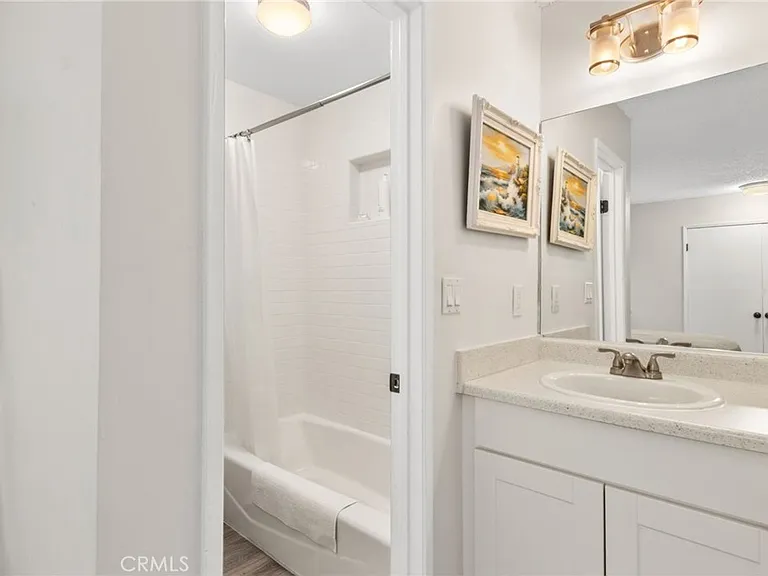 218 E Balboa Blvd #1/2 — Photo 14