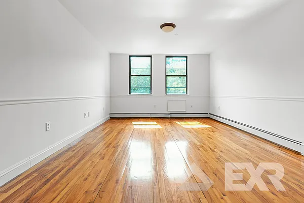 Rented by EXR | media 12