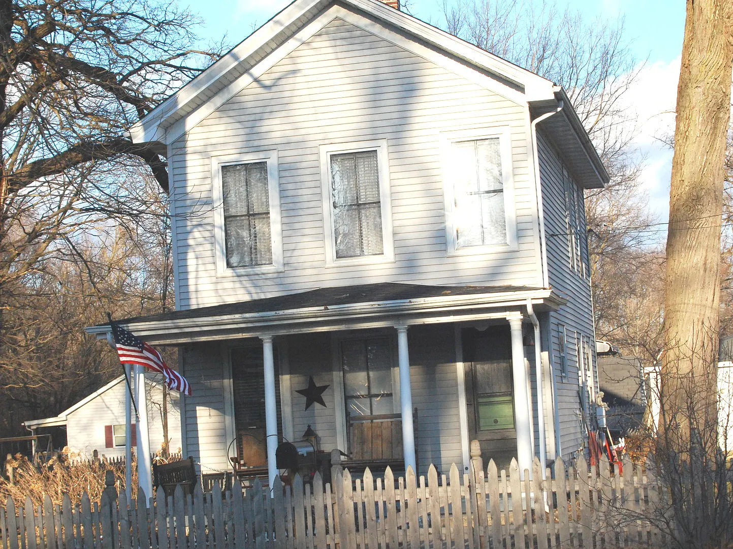 115 N East St photo 1