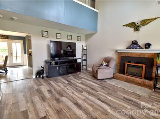 518 Lisa Carol Dr, Mooresville, NC 28115