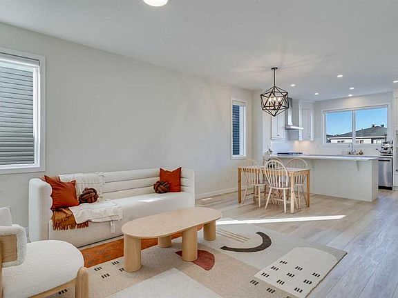 2nd image of 18 S Amblehurst Path NW