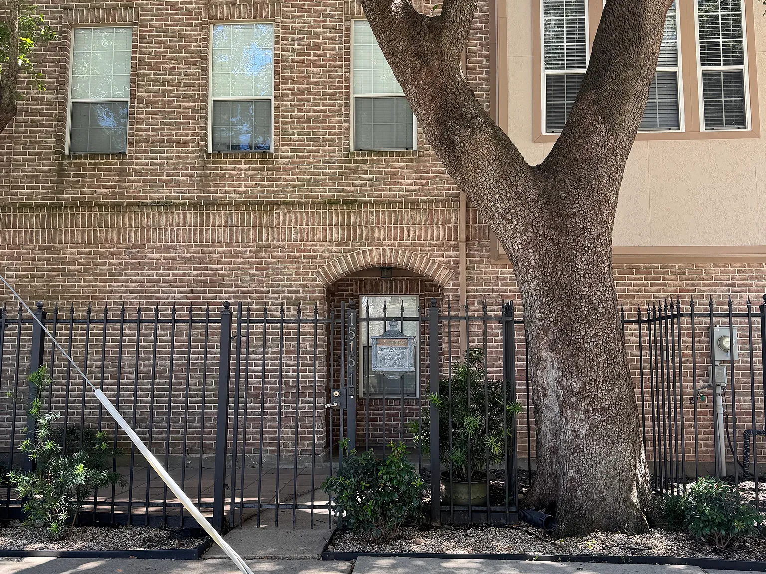 3 bed, 2.5 bath, 2275 sqft, $3,650 — Photo 4