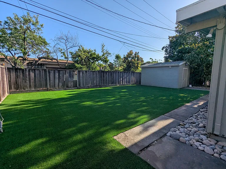 1122 Myrtle Dr — Photo 4