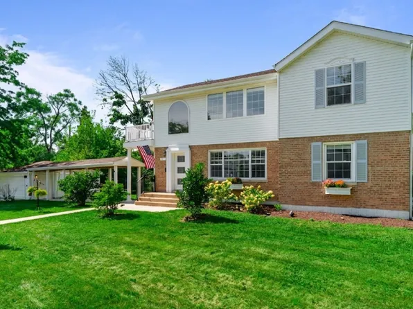 201 W Potomac Ave, Lombard, IL 60148