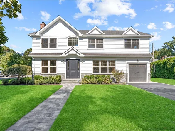 105 Manor Road, Garden City, NY 11530