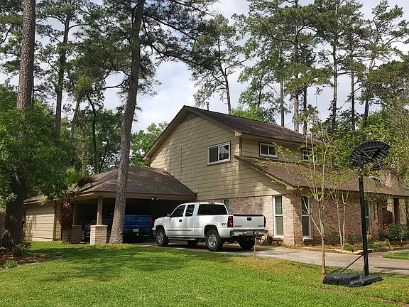 VIEW FROM CUL-DE-SAC