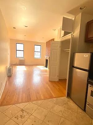 4th image of 159 Christopher St #11A