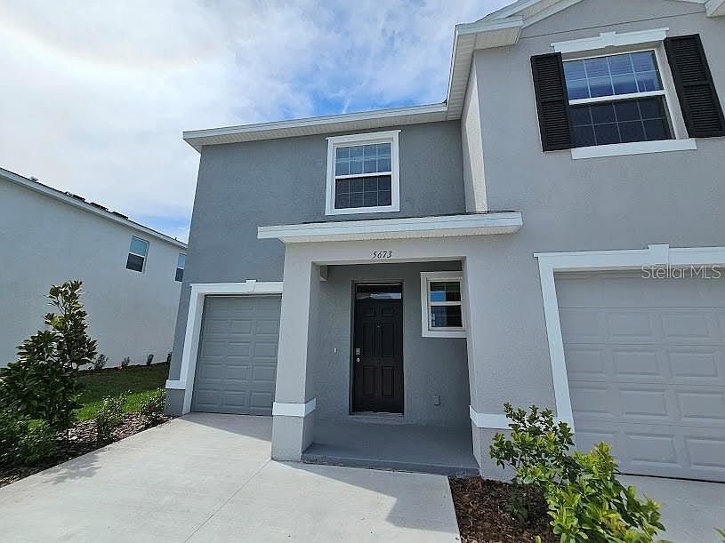 1st image of 5673 English Oak Ln