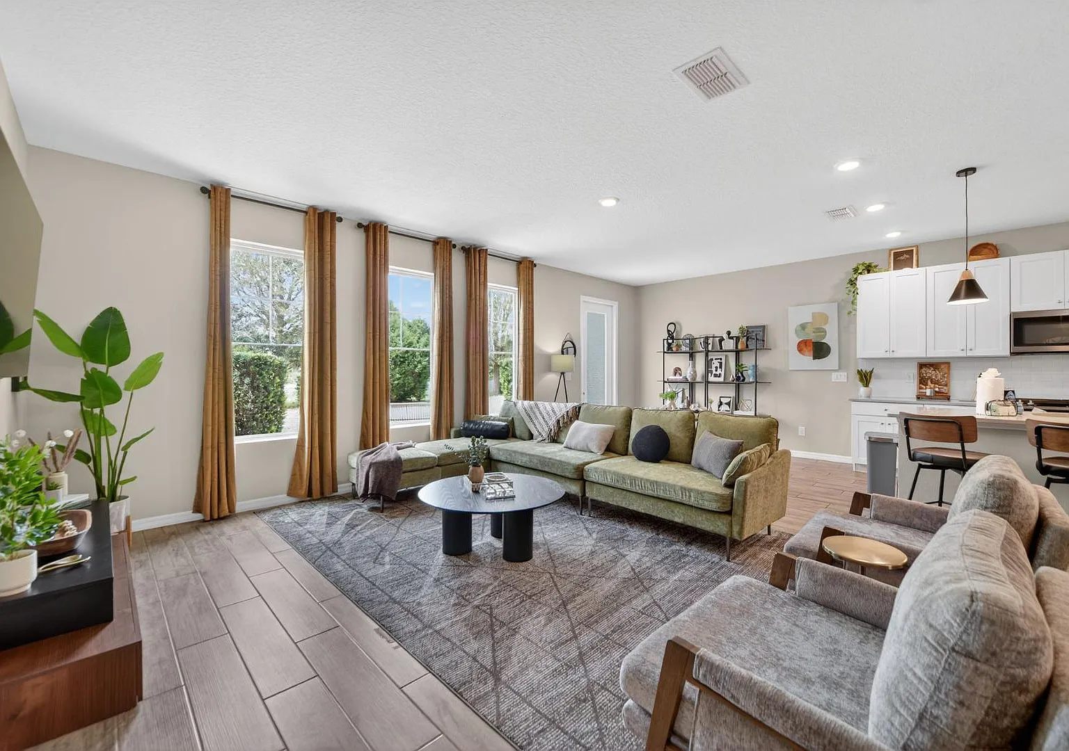 632 Benoi Dr - 632 Benoir Dr — Photo 3