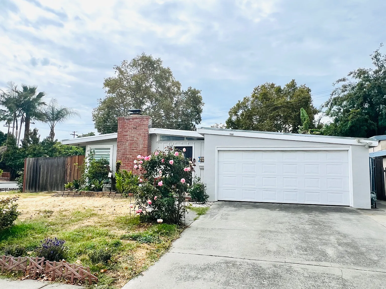 3 bed, 1166 sqft, $4,500 — Photo 1