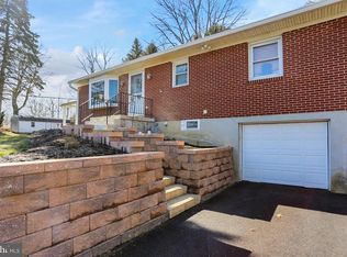 18 E Glen Tilt Ave, Wernersville, PA