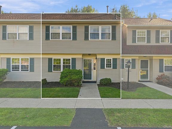 3rd image of 18 Autumn Leaf Court
