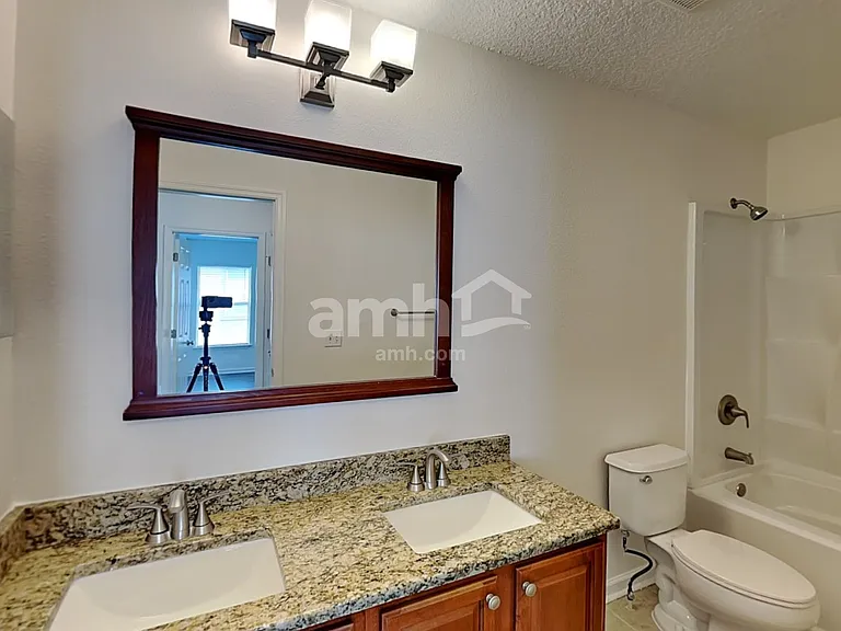 385 Bostwick Cir — Photo 17