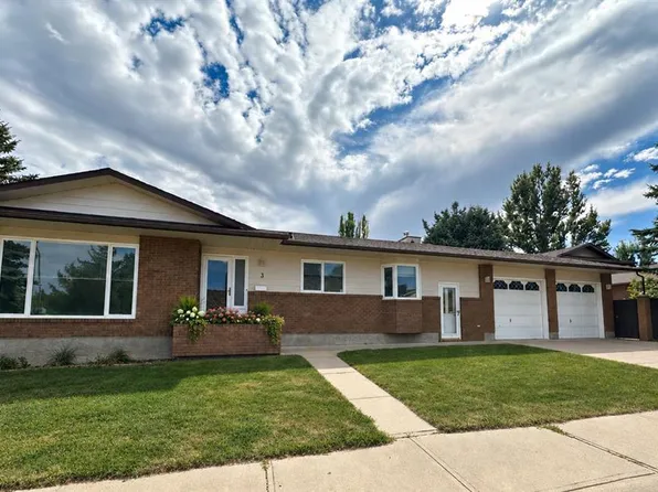 3 N Kings Cres S, Lethbridge, AB T1K 5G4