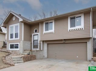 1211 Cimarron St, Papillion, NE 68046