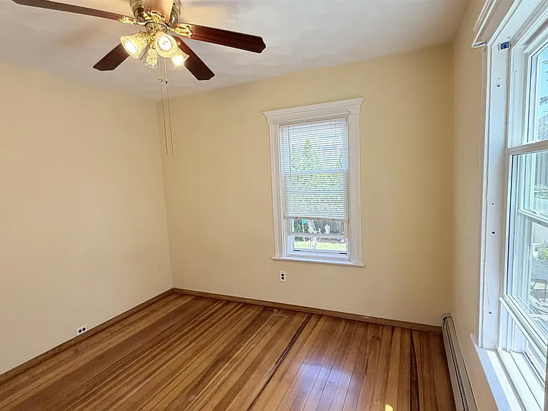 122 Willis Ave #2 — Photo 6