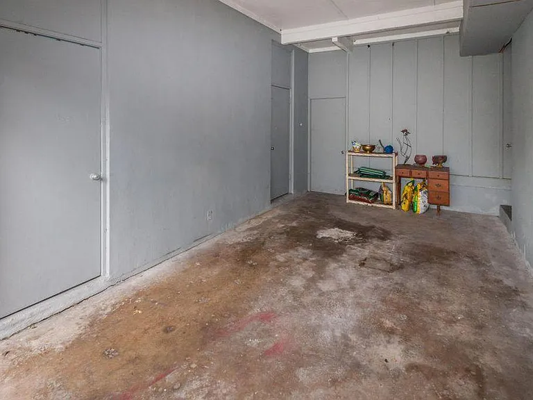 Open Garage / Parking