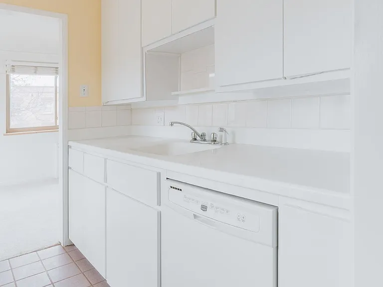 1175 N Emerson St — Photo 11