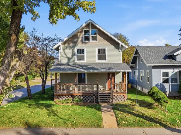 1722 W 2nd St, Perry, IA 50220