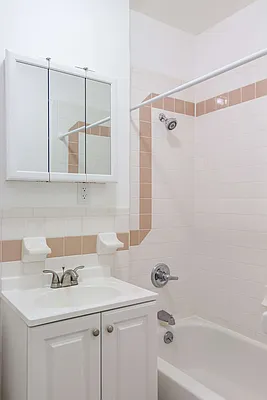 Rented by Smart City Real Estate LLC | media 16