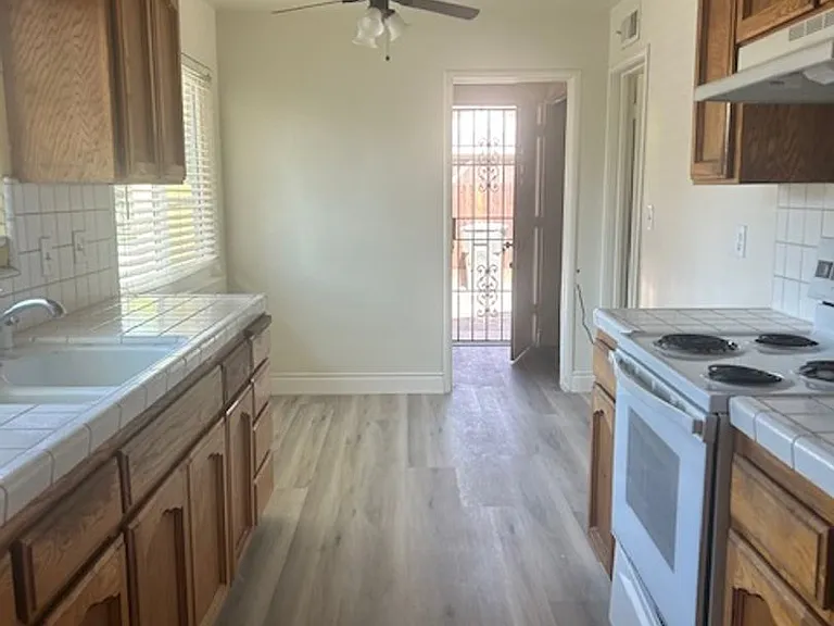 4436 N Van Dyke Ave — Photo 17