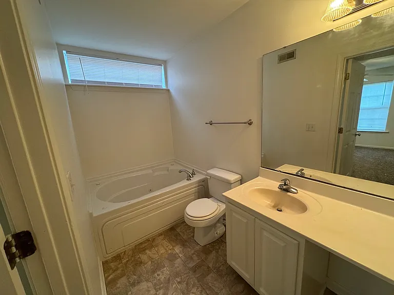 527 Third Loop Rd #D — Photo 11